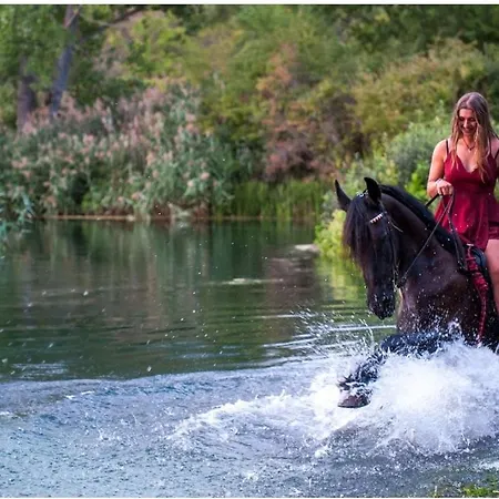 La Casa D Ju Nan Holiday home Bussi sul Tirino